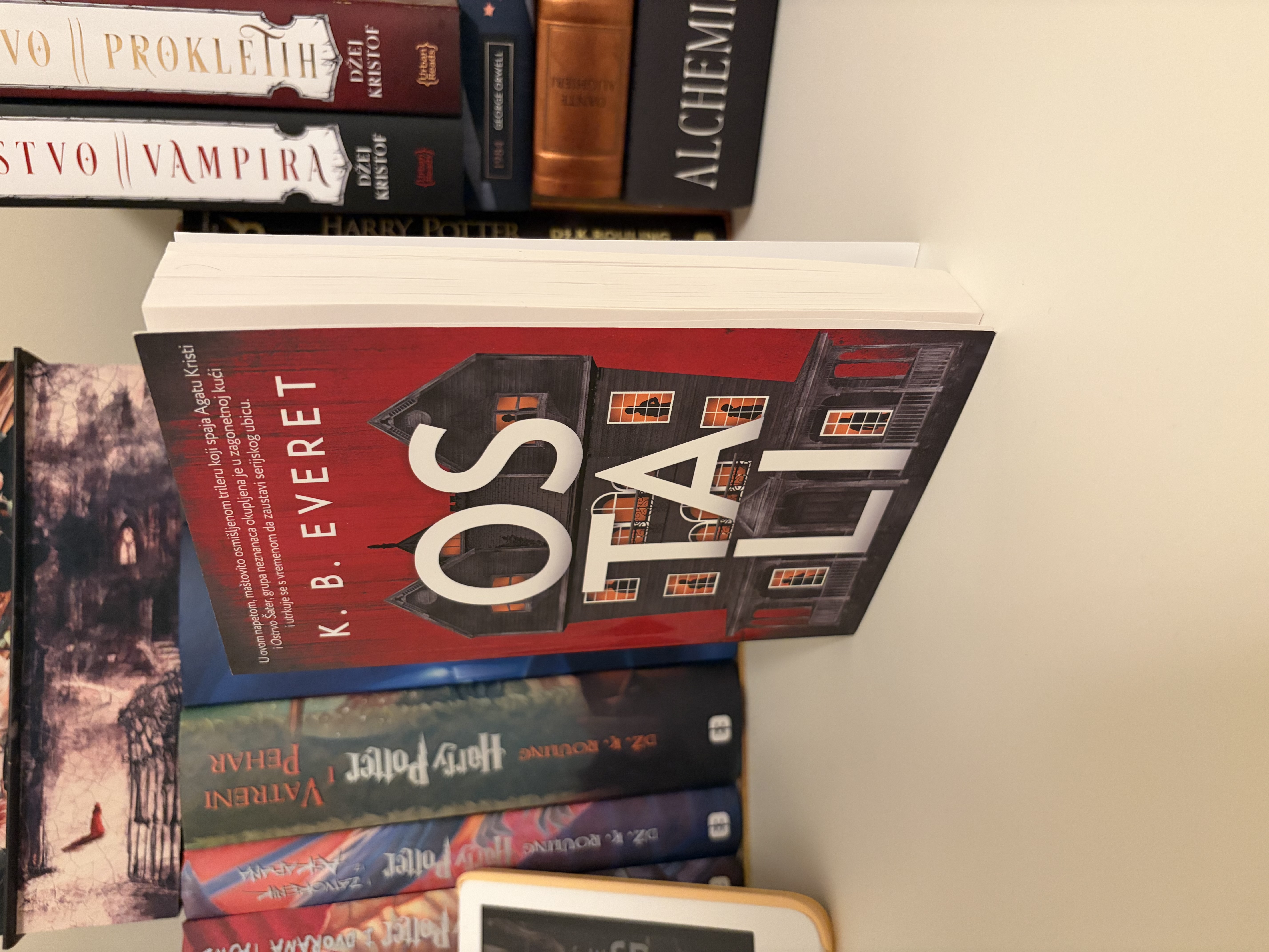 Ostali by K. B. Everet